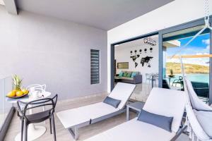 condostmaarten by the sea -Adults Only-的休息区