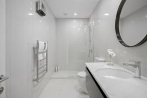 Koupelna v ubytování Luxury Away - Summit View + 22 fotografií