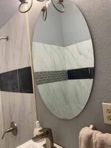 Vannituba majutusasutuses Studio near Garden of the Gods unit A - west studio