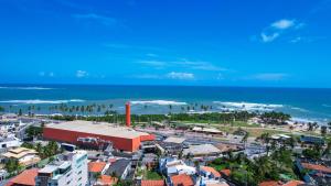 - Vistas aéreas a la ciudad y a la playa en Hotel Diamante Negro, en Salvador