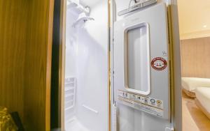 The Van Hotel的一间浴室