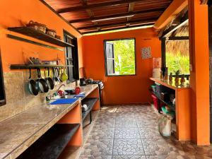Kuchyň nebo kuchyňský kout v ubytování Bacalar Sunshine