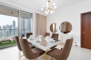 Fotografie z fotogalerie ubytování Luxury 2 Bedroom Apt-Burj Khalifa view-Walk to Dubai Mall v Dubaji