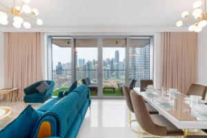 Fotografie z fotogalerie ubytování Luxury 2 Bedroom Apt-Burj Khalifa view-Walk to Dubai Mall v Dubaji