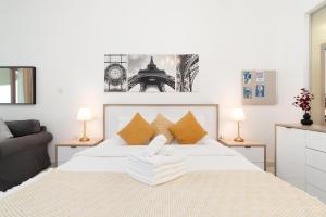 Postel nebo postele na pokoji v ubytování Unified Vacation Homes-Deluxe Sea View Studio-Balcony-Parking-20