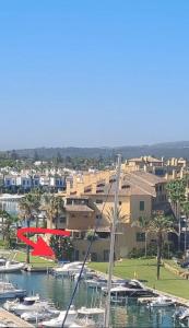 Фотография из галереи Waterside Apartment in Sotogrande Marina with Private Pool в городе Сан-Роке