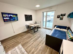 Augsburg şehrindeki Carefree Mikroapartment inkl. Balkon + Tiefgarage tesisine ait fotoğraf galerisinden bir görsel