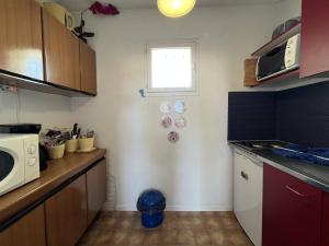 Zdjęcie z galerii obiektu T2 avec piscine, parking, animaux admis - Proche plage Saint-Cyprien - FR-1-106-84 w mieście Saint-Cyprien +18 zdjęć