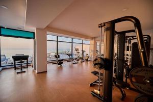 Spordikeskus ja/või sportimisvõimalused majutusasutuses Azul Apartment in Infinity Beach Resort - parking