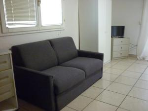 A seating area at bigari 1