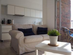 A kitchen or kitchenette at Emilia's Cabin