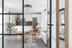 Küche/Küchenzeile in der Unterkunft Suites Maestranza - Herrería by Magno Apartments