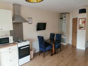 A kitchen or kitchenette at Tara View Apartments