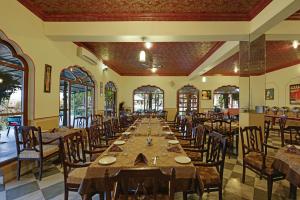 Restoran või mõni muu söögikoht majutusasutuses Pushkar Fort - Luxury Heritage Resort
