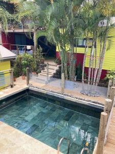 Le ti Bali bungalow tesisinde veya buraya yakın yüzme havuzu