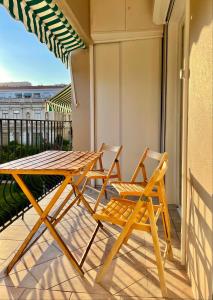 Air-conditioned apartment with garage near the sea