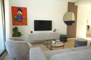 TV at/o entertainment center sa Monaco - Beautiful apartment