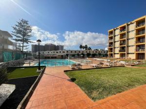Bazén v ubytování Seaview Apartment Los Cactus nebo v jeho okolí
