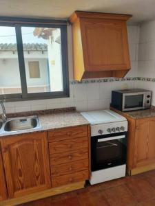 Kitchen o kitchenette sa Gran Casa Rural en Benissa