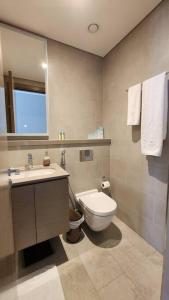 Koupelna v ubytování STAY BY LATINEM Luxury 1BR Holiday Home W1208 near Burj Khalifa