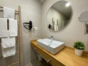 Koupelna v ubytování Hotel Rural - El Rincón de Don Pelayo + 71 fotografií