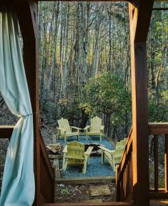 Un jardín fuera de A Rustic Hideout