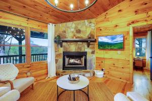 Un lugar para sentarse en A Rustic Hideout