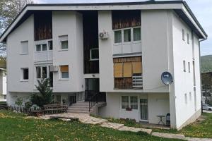 Budova, v ktorej sa apartmán nachádza