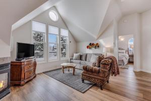 Gallery image of 1043 - Victorian Apartment Under the Gondola in Steamboat Springs