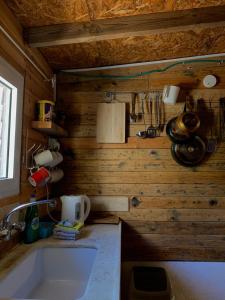 Fotografie z fotogalerie ubytování בקתת עץ בחורש במנות - דום גיאודזי - Wooden cabin in Manot v destinaci Manot