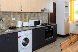 Köök või kööginurk majutusasutuses Kenut Hostel