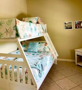 a bunk bed in a childs room at BCC Country Club in Bradenton