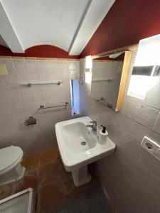 Koupelna v ubytování Cortijo Burruelo