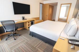 Télévision ou salle de divertissement dans l'établissement Sonesta Hotel Bogotá