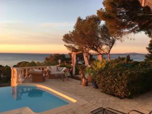 Bazén v ubytování Clajo 2461 nebo v jeho okolí