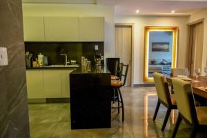 Köök või kööginurk majutusasutuses Solmare Apartments & Suites
