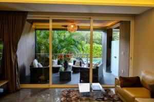 Istumisnurk majutusasutuses Solmare Apartments & Suites
