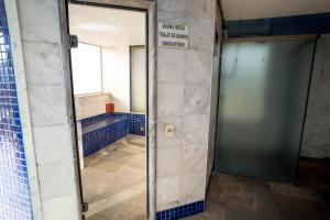 Um banheiro em Hotel Nacional Inn Campinas Trevo