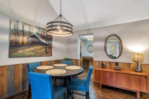 Φωτογραφία από το άλμπουμ του Oxbow Farmhouse σε Weaverville