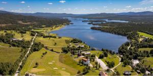 Ljusnedal lägenhet med golf, paddel, fiske och skidåkning с высоты птичьего полета