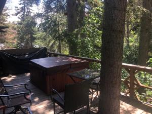 صورة لـ Treehouse On The Stream Sundance, Utah في Sundance