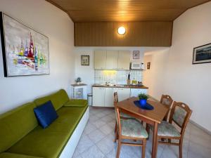 Kuchyň nebo kuchyňský kout v ubytování Apartments Marija