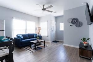 Μια τηλεόραση ή/και κέντρο ψυχαγωγίας στο Lyric Place