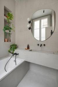 Haussmannien 156m2 avec balcon filant