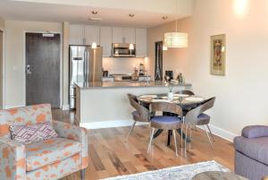 Køkken eller tekøkken på 45 Asheland Avenue Unit 501