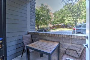 En balkon eller terrasse på 55 South Market Condo 108