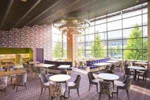 En restaurant eller et andet spisested på Hotel Keihan Kyoto Grande + 27 billeder