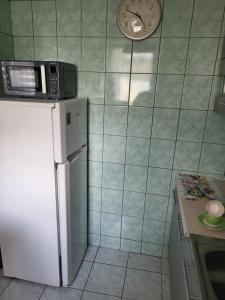 Кухня или мини-кухня в Apartament Sosnowy z parkingiem
