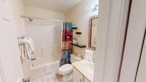 Ένα μπάνιο στο Fairway Retreat 2BR Pawleys Island Golf Paradise +15 φωτογραφίες