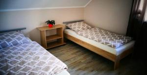 Un pat sau paturi într-o cameră la Monteurwohnung